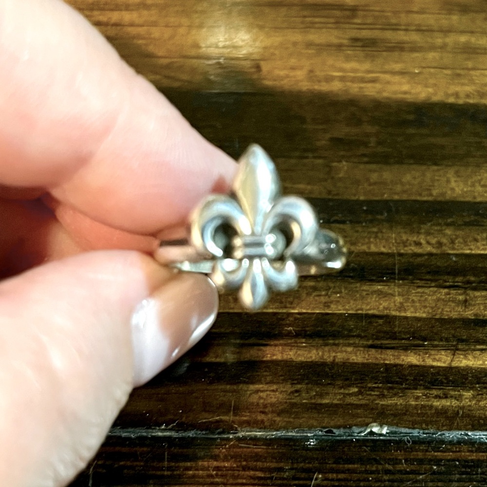 Sterling silver fleur de lis ring
